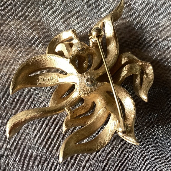 RARE 1960 Crown Trafari leafs flower brooch - Picture 3 of 4